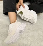 کفش زنانه کتونی لژ پنج سانت