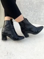 کفش زنانه نیم بوت سنگی پاشنه دار