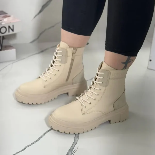 کفش زنانه نیم بوت کلاسیک