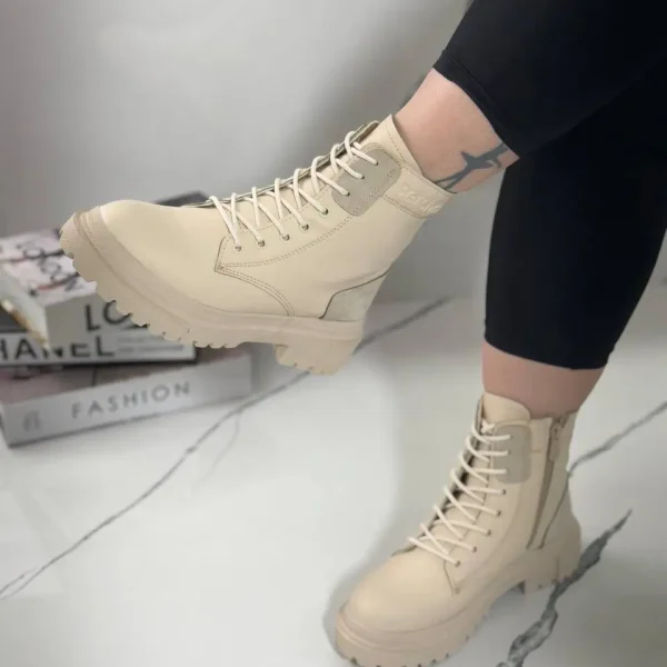 کفش زنانه نیم بوت کلاسیک